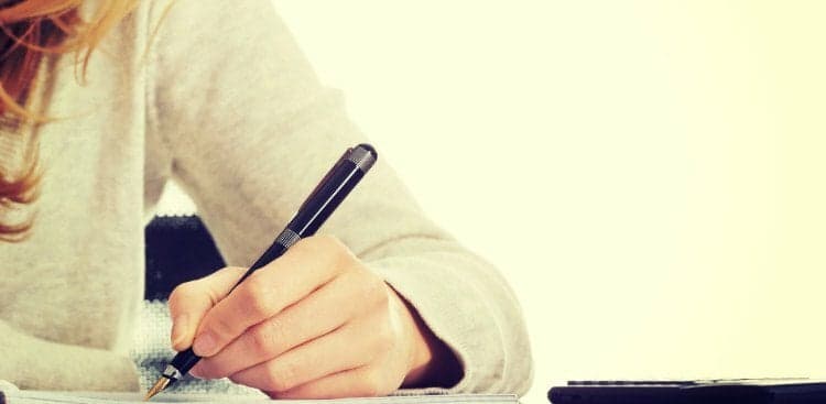 The 9 Holiday Cards You Need to Send to Your Network—and What to Write in Each One