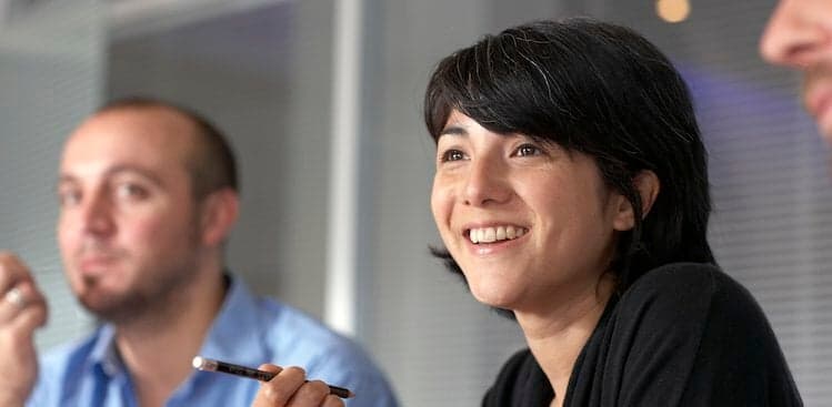 4 Psychology-Backed Ways to Be More Likable (That Anyone Can Pull Off)