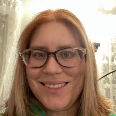 Alison Myers headshot